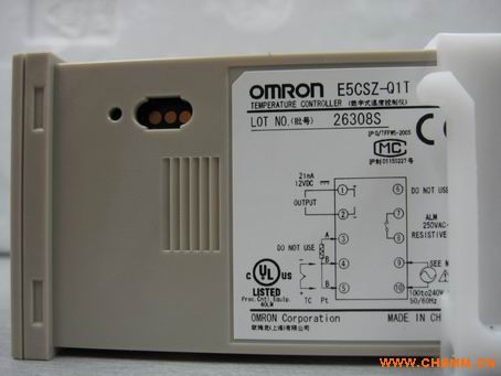 供應數顯溫控器E5CSZ-Q1T