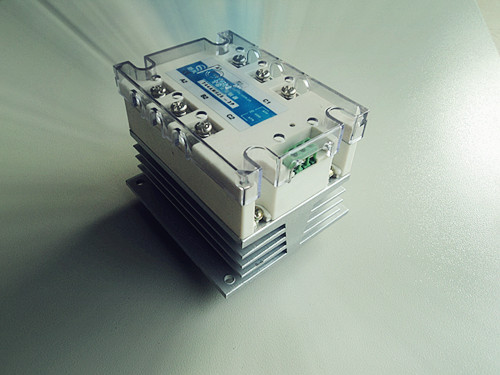 新鄉(xiāng)T44NMR40-3P正反轉(zhuǎn)無觸點接觸器