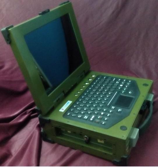 上翻蓋14寸軍品便攜機(jī)，便攜機(jī)可內(nèi)置主板及客戶配件組成便攜儀器