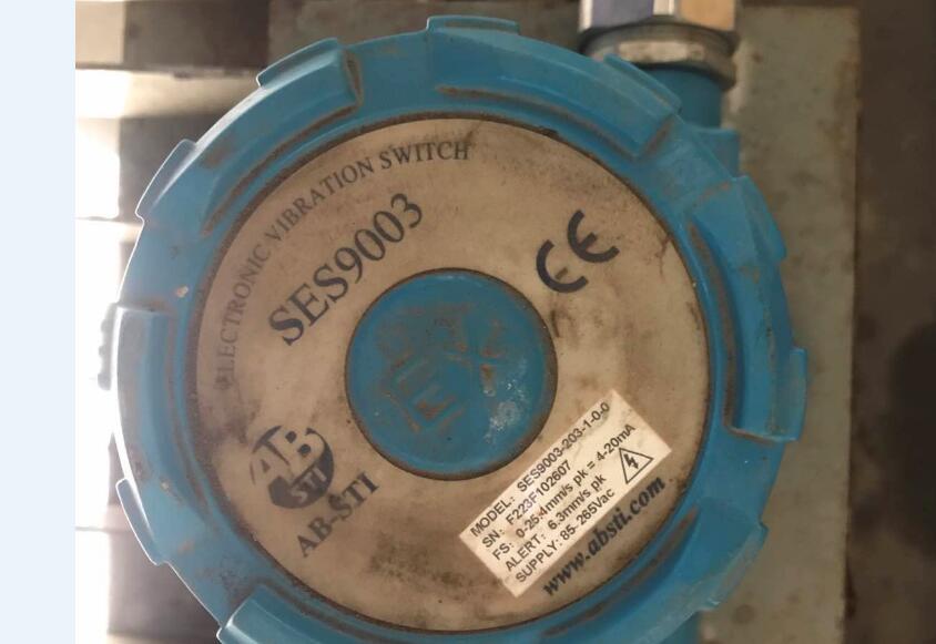 VICKERS    電磁閥    DG4V 3S 6C MU D5 60