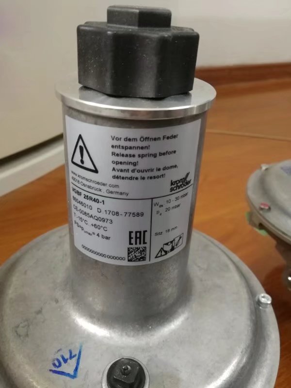 燒嘴控制器PFU760LT 訂貨號(hào)：88650009BJ20150529091