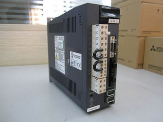 上?，F貨供應三菱MR-J2S-100B4,三菱伺服電機控制器