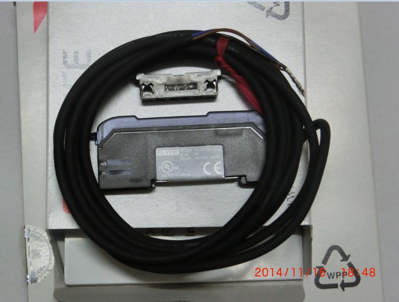 KEYENCE FS-V21R 數顯光纖放大器