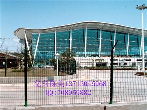 質(zhì)量最牢固的防護(hù)網(wǎng)生產(chǎn)，浸塑后最美的防護(hù)網(wǎng)效果圖，高速公路防護(hù)網(wǎng)，小區(qū)防護(hù)工程