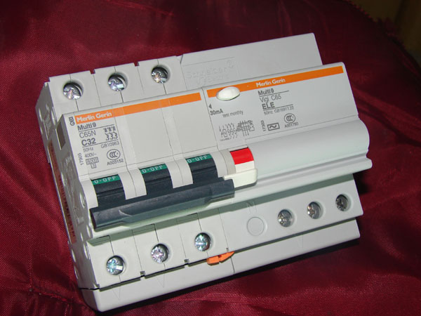 C65N 2P D16A施耐德斷路器