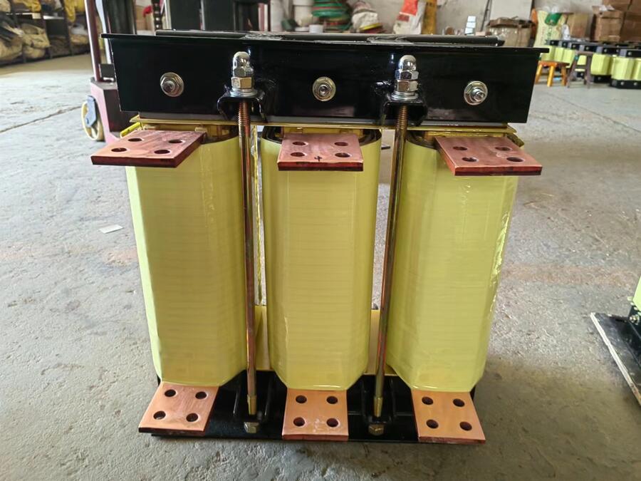 ACL-630KW-1300A鐵芯電抗器采用低損耗進(jìn)口冷軋硅鋼片定制
