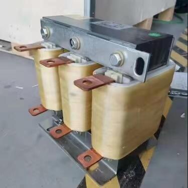 ACL-1000KW-2500A鐵芯電抗器采用低損耗進(jìn)口冷軋硅鋼片定制