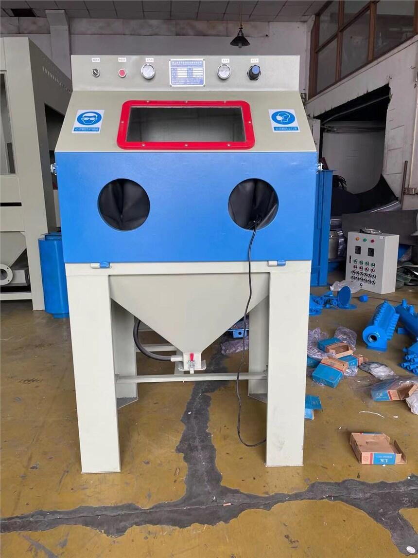 舊件翻新手動小型噴砂機(jī)