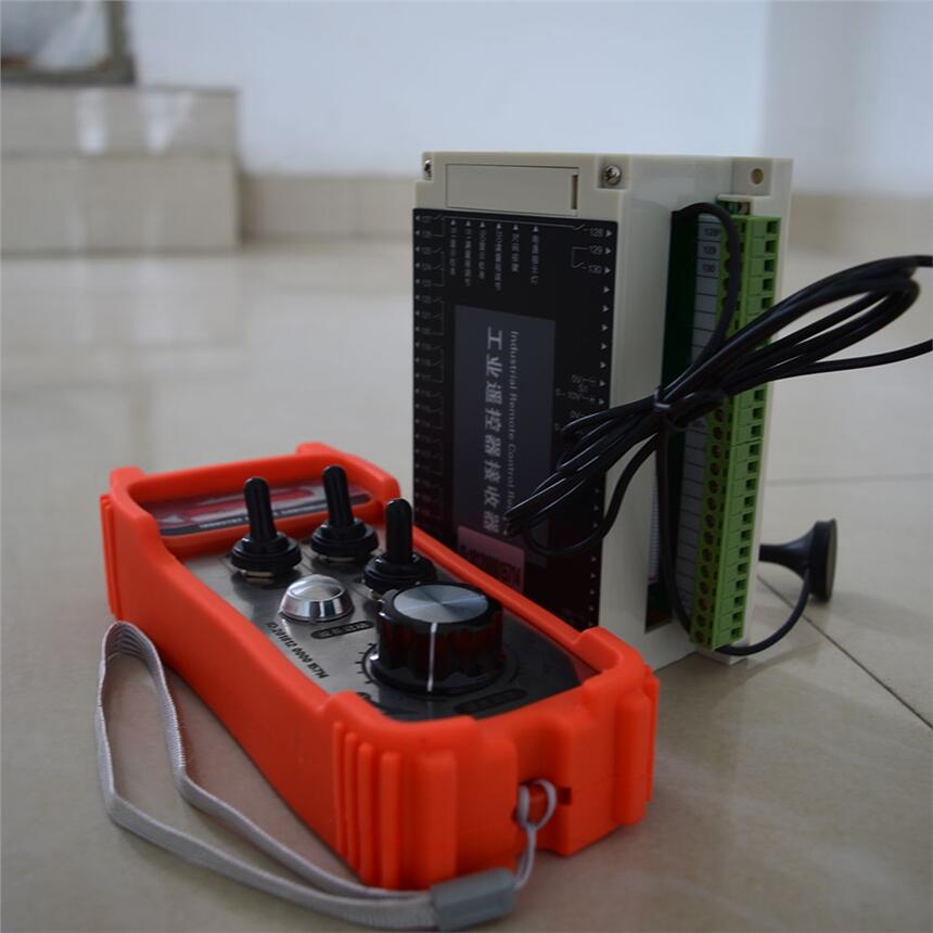 WD09S1-0多功能無線遙控器，主要配套滾輪架、變位機(jī)、組立機(jī)設(shè)備使用。