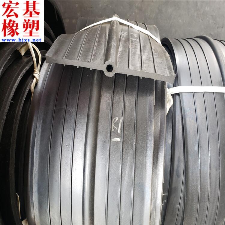 大興EB型外貼式橡膠止水帶生產(chǎn)廠(chǎng)家-衡水宏基橡塑