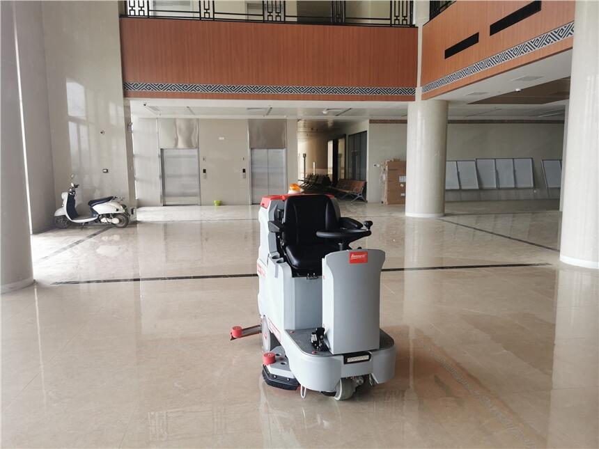 物業(yè)小區(qū)地下停車場必備的北海駕駛式洗地機現(xiàn)貨供應質(zhì)量可靠