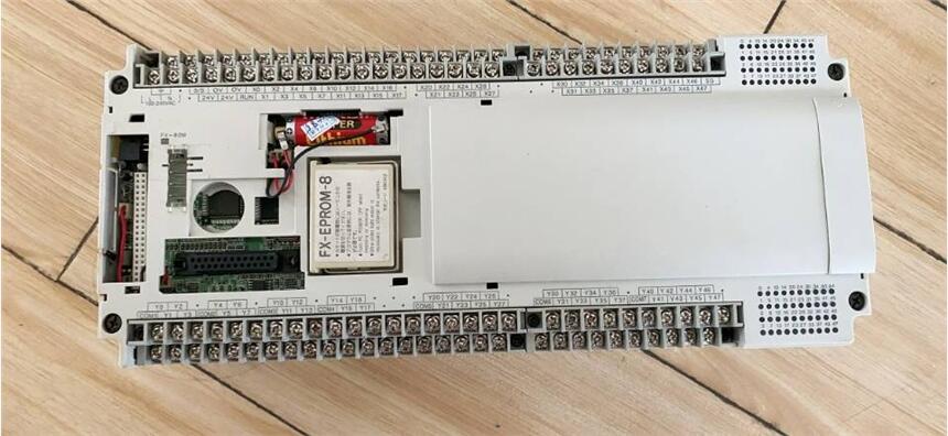 i12用PLC，型號(hào)FM-80MR