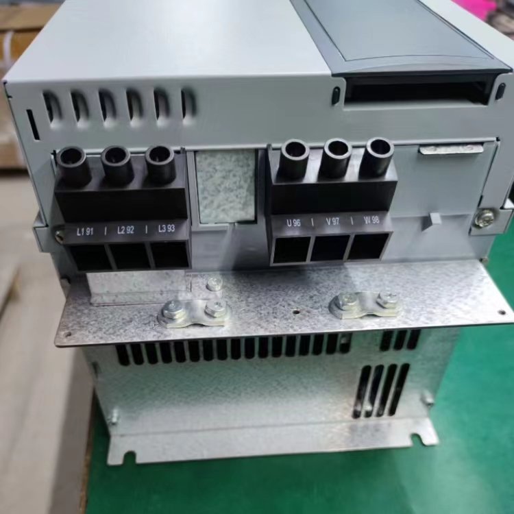 FC-101P37KT4E20HAL14變頻器故障缺相過(guò)流等故障維修