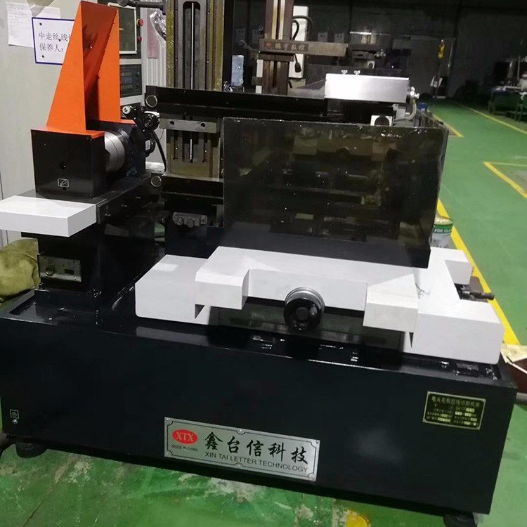 線切割機床快走絲線切割DK7735機加工設(shè)備操作便捷