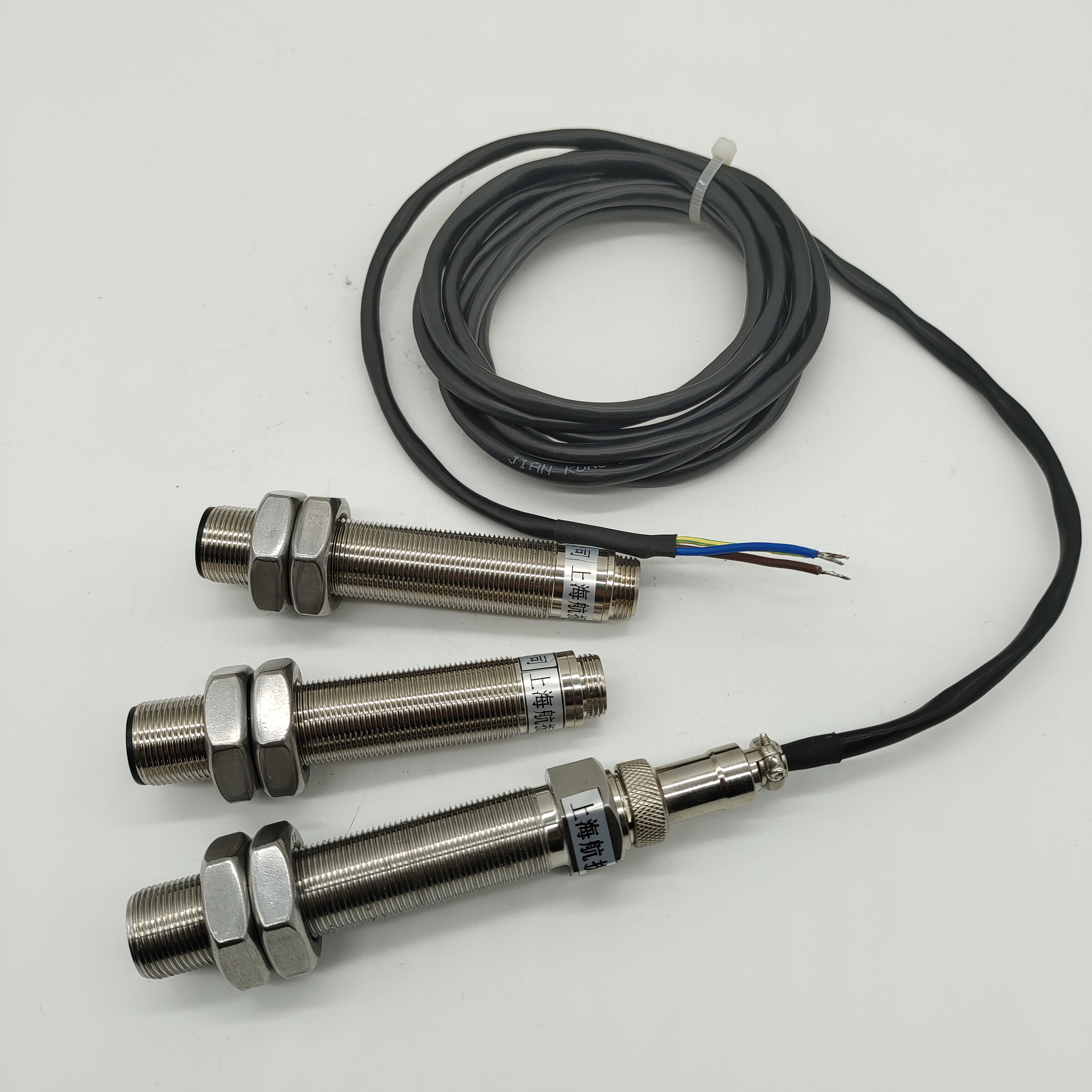 JX71Z轉(zhuǎn)速傳感器12-24VDC供電安裝距離1-2mm
