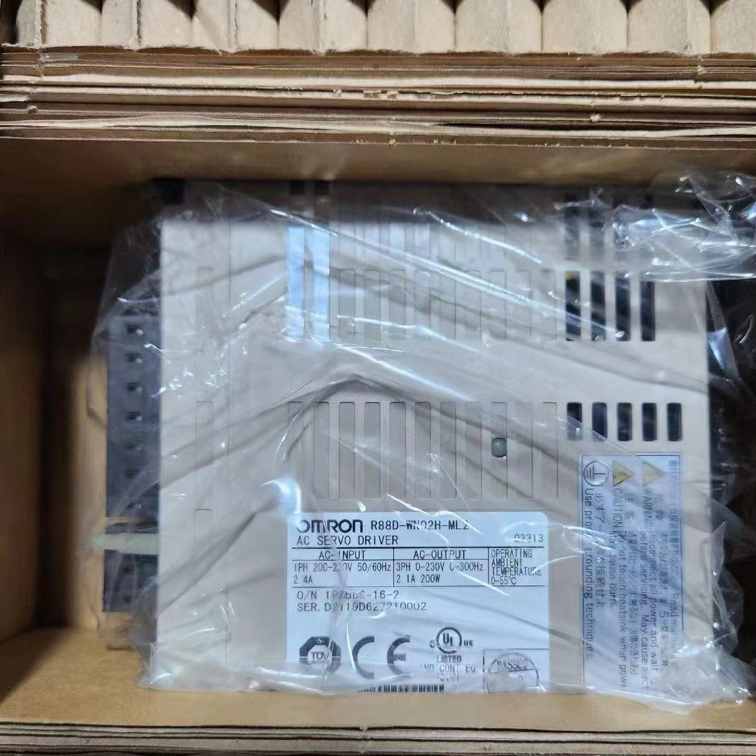 R88D-WT10H全新歐姆龍伺服驅(qū)動器正品原廠封裝